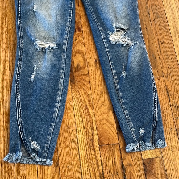 KanCan Medium Blue Distressed Ankle Jeans- size 5/26 - Picture 7 of 12